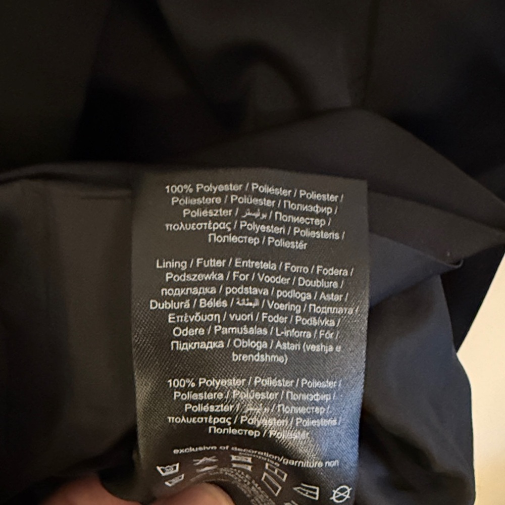 Vero Moda Cropped Black Blazer - Picture 4 of 4